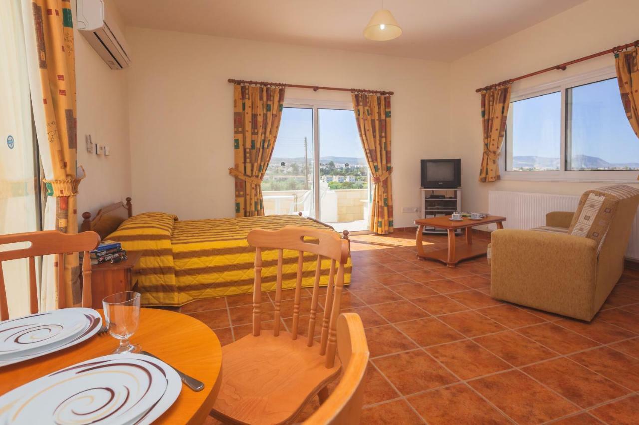 Thekla Court Apartment Polis Exterior photo