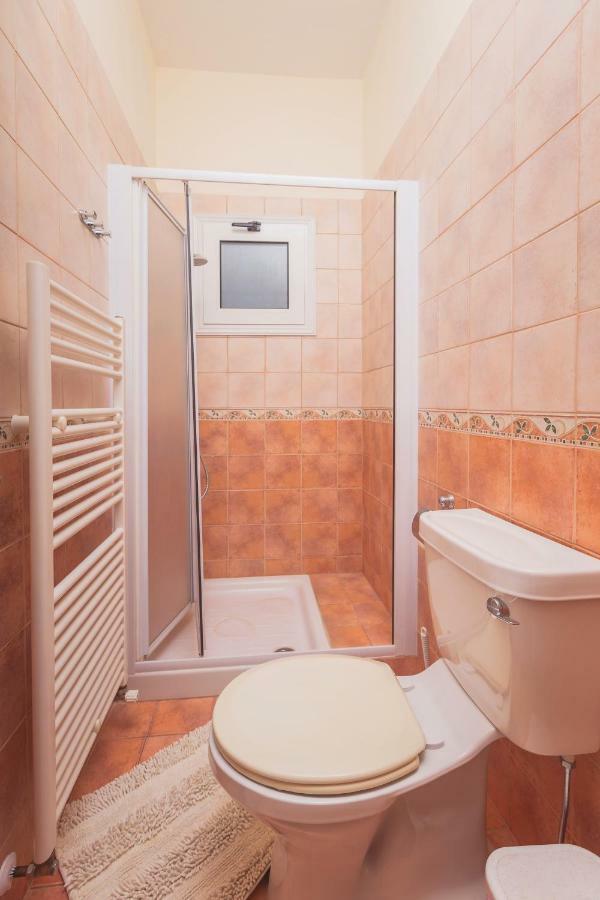 Thekla Court Apartment Polis Exterior photo