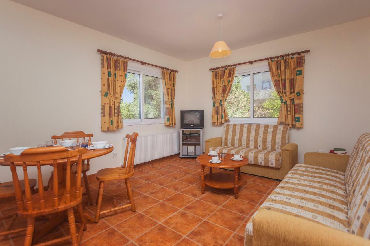 Thekla Court Apartment Polis Exterior photo