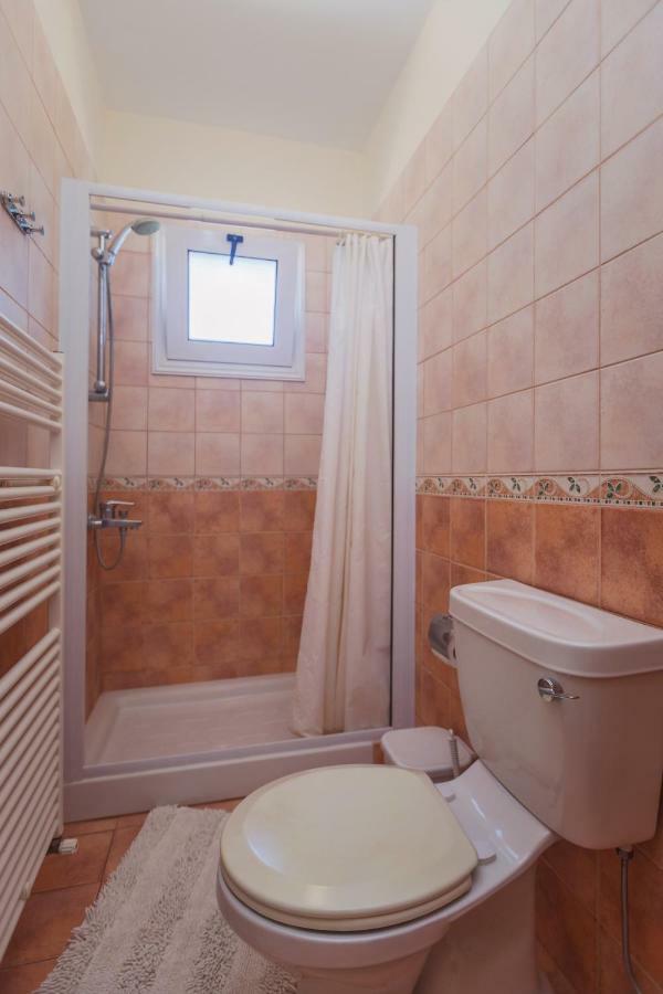 Thekla Court Apartment Polis Exterior photo