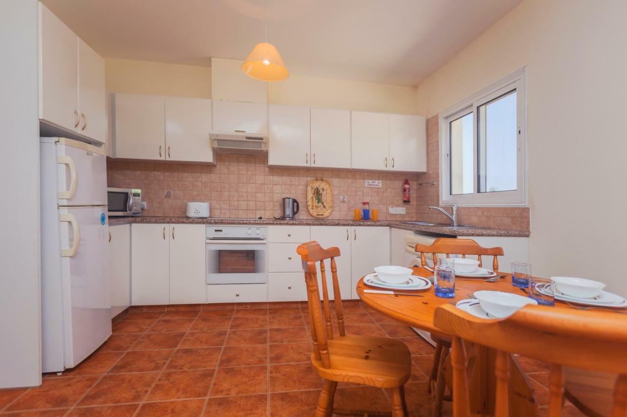 Thekla Court Apartment Polis Exterior photo