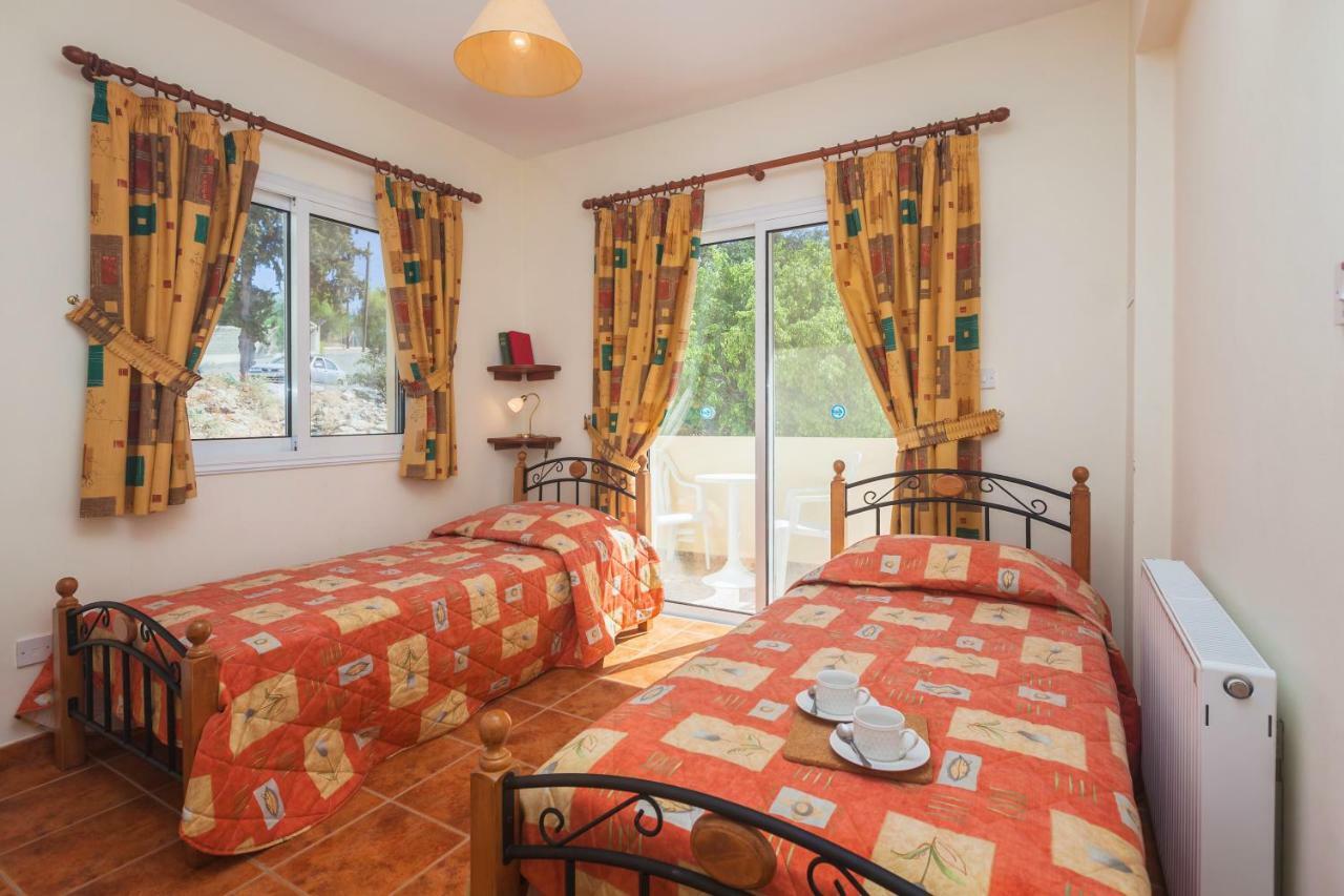 Thekla Court Apartment Polis Exterior photo